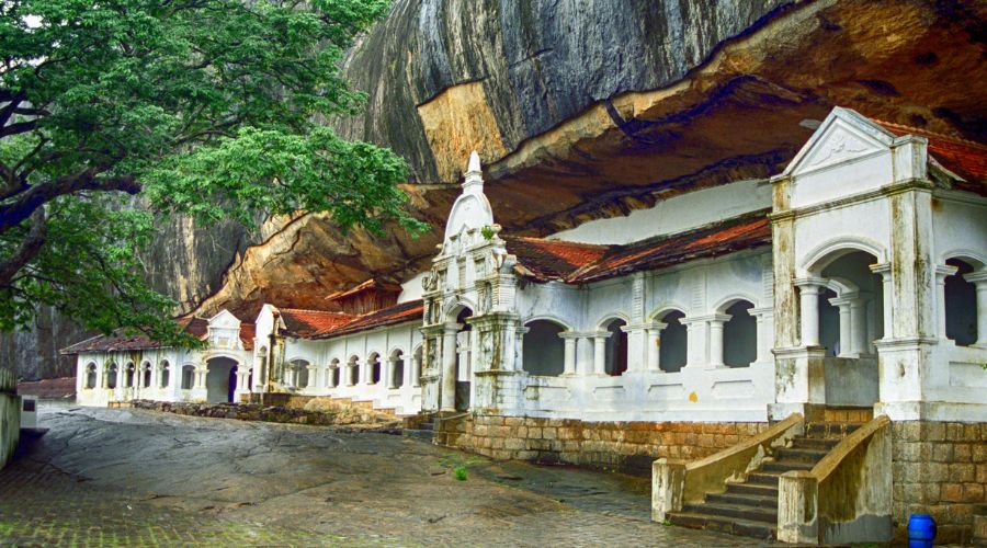 Rangiri Dambulla - World Heritage cave temple in Sr Lanka